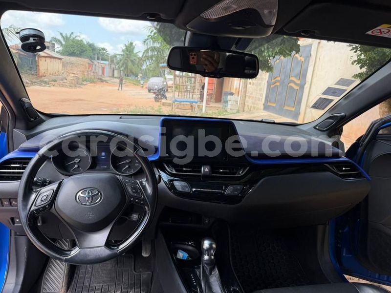 Big with watermark toyota c hr maritime lome 10886