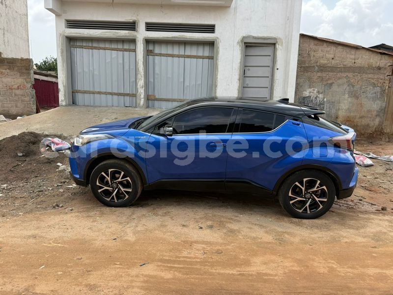 Big with watermark toyota c hr maritime lome 10886