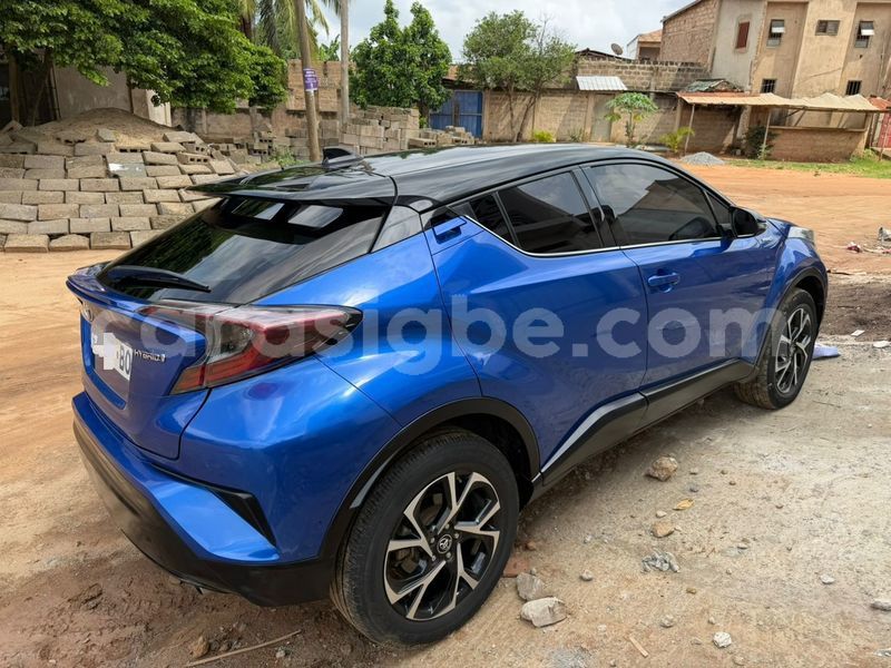 Big with watermark toyota c hr maritime lome 10886