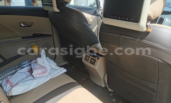 Buy Used Toyota Venza White Car in Lome in West africa Buy Used Toyota Venza White Car in Lome in West africa