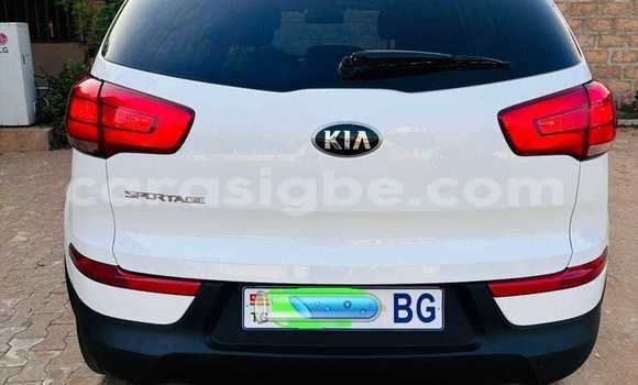 Acheter Occasion Voiture Kia Sportage Blanc à Lome, West africa Acheter Occasion Voiture Kia Sportage Blanc à Lome, West africa