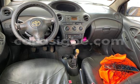 Buy Used Toyota Yaris Blue Car in Lome in Maritime Buy Used Toyota Yaris Blue Car in Lome in Maritime