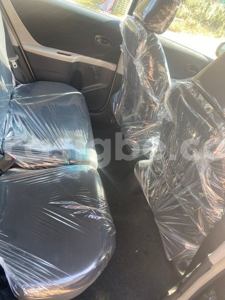 Big with watermark toyota yaris togo lome 10925