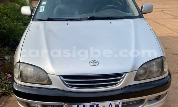 Acheter Occasion Voiture Toyota Avensis Gris à Lome, West africa Acheter Occasion Voiture Toyota Avensis Gris à Lome, West africa