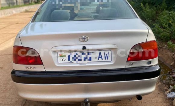 Acheter Occasion Voiture Toyota Avensis Gris à Lome, West africa Acheter Occasion Voiture Toyota Avensis Gris à Lome, West africa