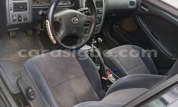 Acheter Occasion Voiture Toyota Avensis Gris à Lome, West africa Acheter Occasion Voiture Toyota Avensis Gris à Lome, West africa