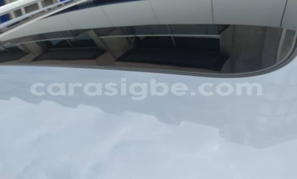 Acheter Occasion Voiture MG RX5 Bleu à Lomé, Maritime Acheter Occasion Voiture MG RX5 Bleu à Lomé, Maritime