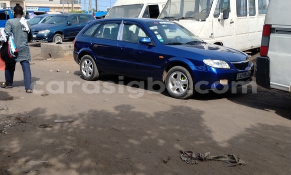 Acheter Occasion Voiture Mazda 323 Bleu à Lomé, Maritime
