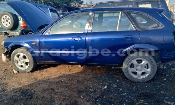 Acheter Occasion Voiture Mazda 323 Bleu à Lomé, Maritime Acheter Occasion Voiture Mazda 323 Bleu à Lomé, Maritime