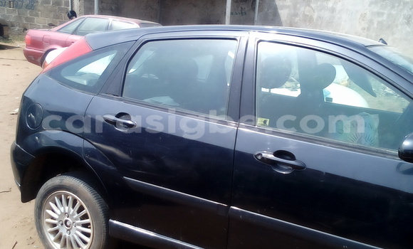 Acheter Occasion Voiture Ford Focus Bleu à Lome, West africa Acheter Occasion Voiture Ford Focus Bleu à Lome, West africa