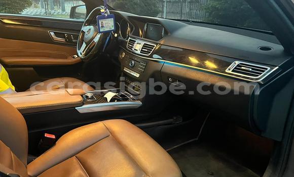 Acheter Occasion Voiture Mercedes-Benz E-Classe Beige à Lome, West africa Acheter Occasion Voiture Mercedes-Benz E-Classe Beige à Lome, West africa