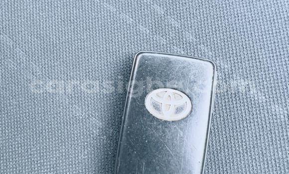 Buy Used Toyota Yaris Blue Car in Lome in Togo Buy Used Toyota Yaris Blue Car in Lome in Togo