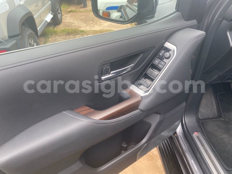 Big with watermark toyota land cruiser west africa lome 11004