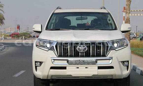 Acheter Occasion Voiture Toyota Land Cruiser Prado Blanc à Lomé, Maritime