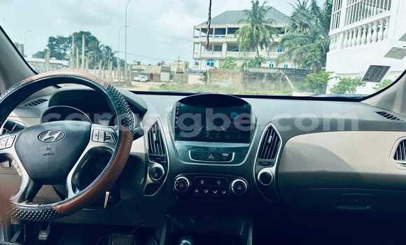 Buy Used Hyundai Tucson Blue Car in Lome in West africa Buy Used Hyundai Tucson Blue Car in Lome in West africa