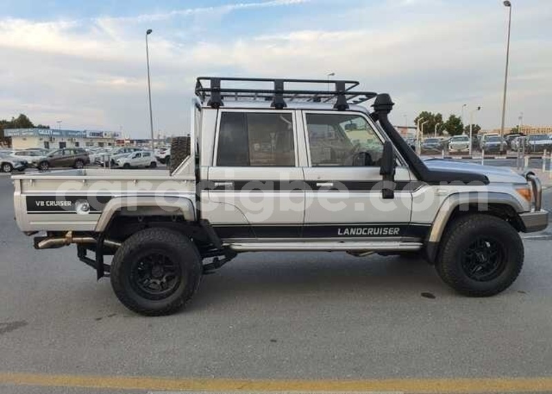 Big with watermark toyota land cruiser togo kande 11020