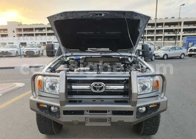 Big with watermark toyota land cruiser togo kande 11020