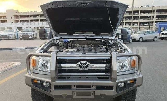 Acheter Occasion Voiture Toyota Land Cruiser Gris à Kandé, Togo Acheter Occasion Voiture Toyota Land Cruiser Gris à Kandé, Togo