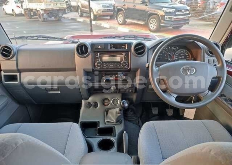 Big with watermark toyota land cruiser togo kande 11020