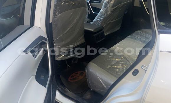 Buy New Toyota RAV4 White Car in Lome in Maritime Buy New Toyota RAV4 White Car in Lome in Maritime