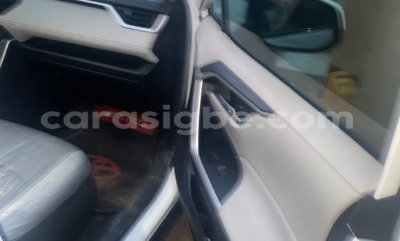 Buy New Toyota RAV4 White Car in Lome in Maritime Buy New Toyota RAV4 White Car in Lome in Maritime