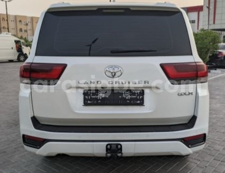 Big with watermark toyota land cruiser maritime lome 11027