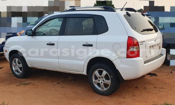 Buy Used Hyundai Tucson White Car in Lome in Togo Buy Used Hyundai Tucson White Car in Lome in Togo