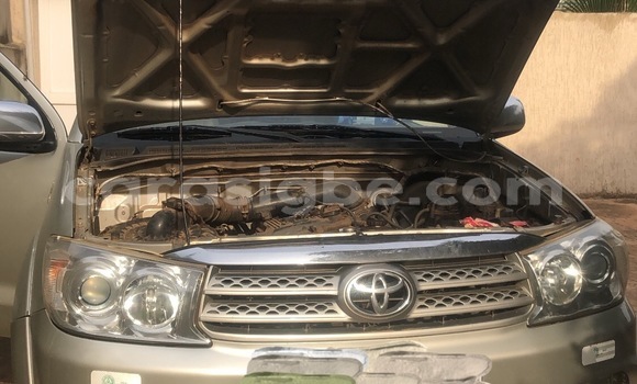 Acheter Occasion Voiture Toyota Fortuner Gris à Lomé, Maritime Acheter Occasion Voiture Toyota Fortuner Gris à Lomé, Maritime