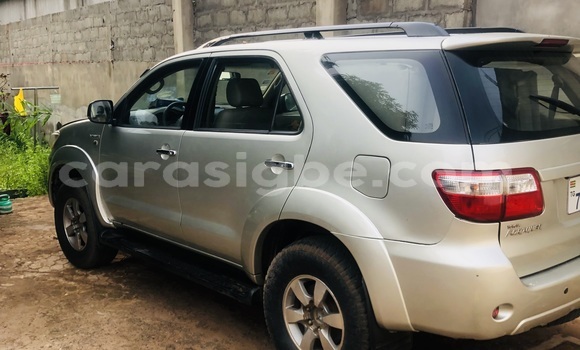 Acheter Occasion Voiture Toyota Fortuner Gris à Lomé, Maritime Acheter Occasion Voiture Toyota Fortuner Gris à Lomé, Maritime
