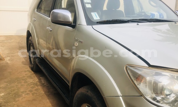 Acheter Occasion Voiture Toyota Fortuner Gris à Lomé, Maritime Acheter Occasion Voiture Toyota Fortuner Gris à Lomé, Maritime