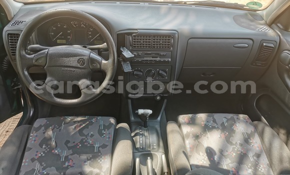 Acheter Occasion Voiture Volkswagen Polo Vert à Lomé, Togo Acheter Occasion Voiture Volkswagen Polo Vert à Lomé, Togo