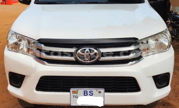 Acheter Occasion Voiture Toyota Hilux Blanc à Lomé, Maritime