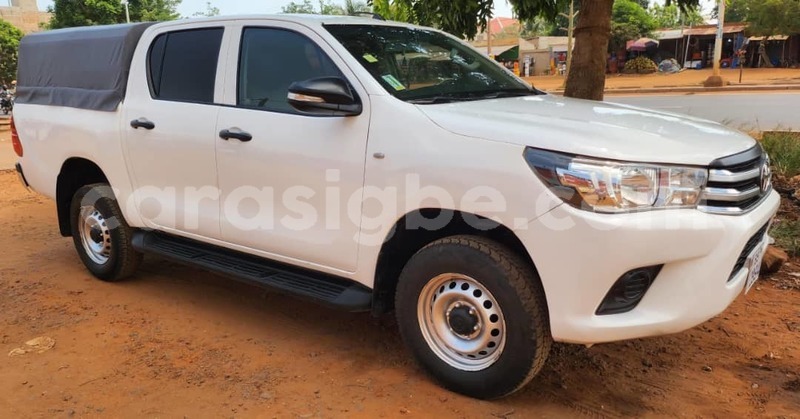 Big with watermark toyota hilux maritime lome 11083