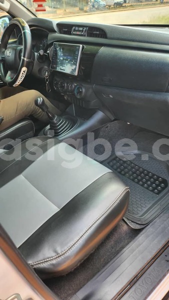 Big with watermark toyota hilux maritime lome 11083