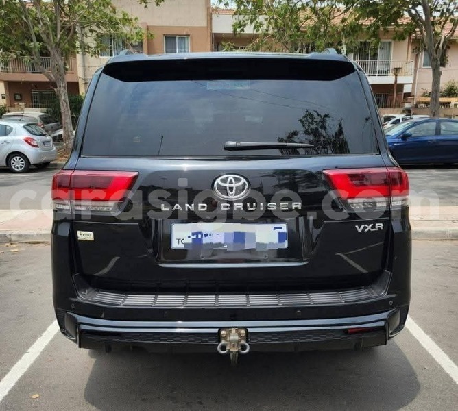 Big with watermark toyota land cruiser maritime lome 11088