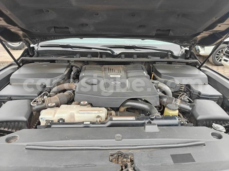 Big with watermark toyota land cruiser maritime lome 11088