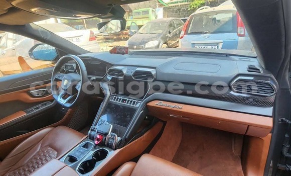 Acheter Occasion Voiture Lamborghini Urus Noir à Lomé, Togo Acheter Occasion Voiture Lamborghini Urus Noir à Lomé, Togo