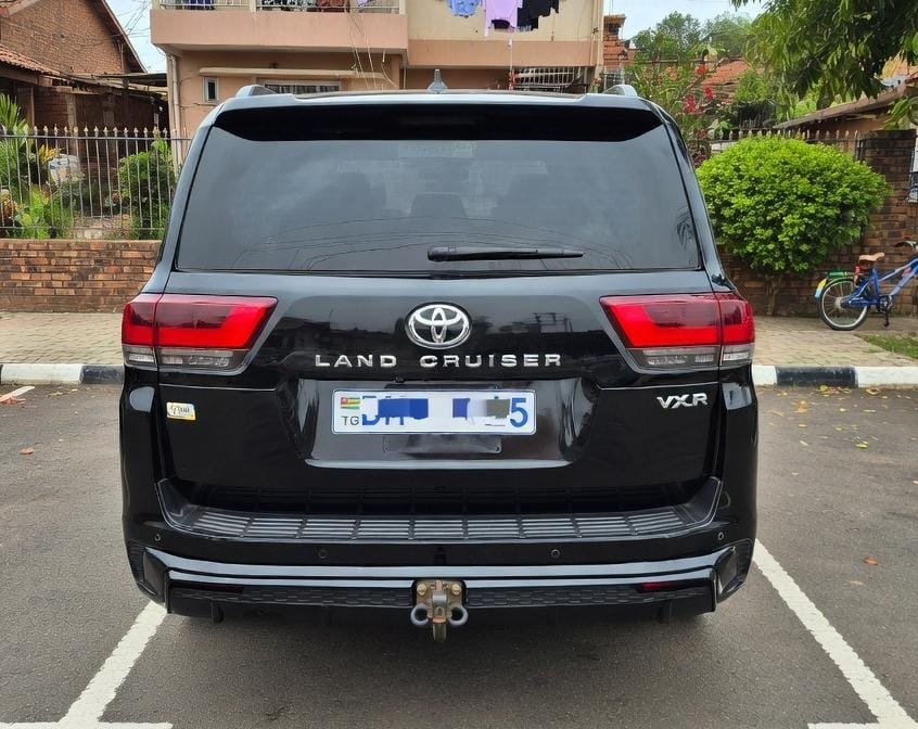 Buy used toyota land cruiser black car in lome in maritime - carasigbe