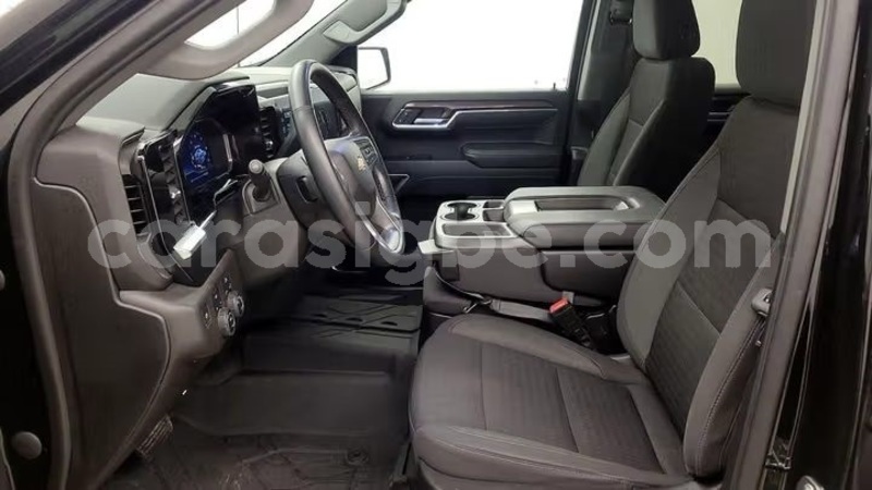 Big with watermark chevrolet silverado maritime lome 11099