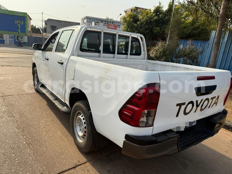 Big with watermark toyota hilux west africa lome 11128