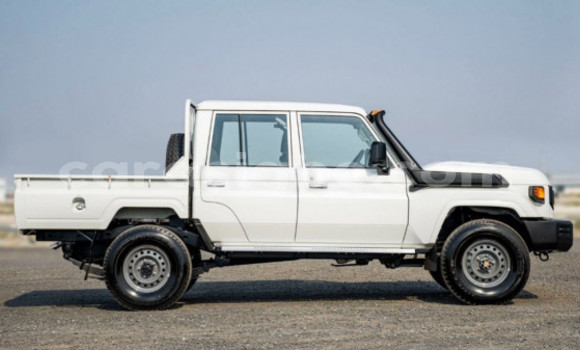 Buy Used Toyota Land Cruiser White Car in Lome in Maritime Buy Used Toyota Land Cruiser White Car in Lome in Maritime