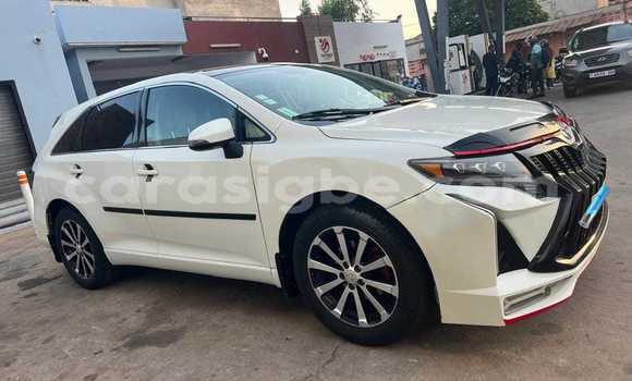 Buy Used Toyota Venza White Car in Lome in Maritime Buy Used Toyota Venza White Car in Lome in Maritime