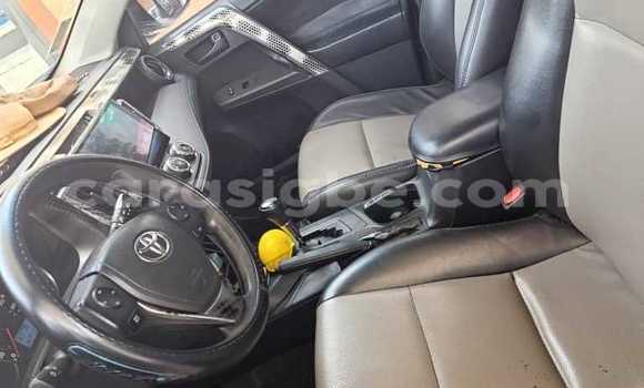 Acheter Occasion Voiture Toyota RAV4 Blanc à Lomé, Maritime Acheter Occasion Voiture Toyota RAV4 Blanc à Lomé, Maritime