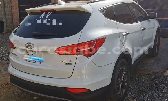 Buy Used Hyundai Santa Fe White Car in Lome in Maritime Buy Used Hyundai Santa Fe White Car in Lome in Maritime
