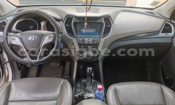 Buy Used Hyundai Santa Fe White Car in Lome in Maritime Buy Used Hyundai Santa Fe White Car in Lome in Maritime