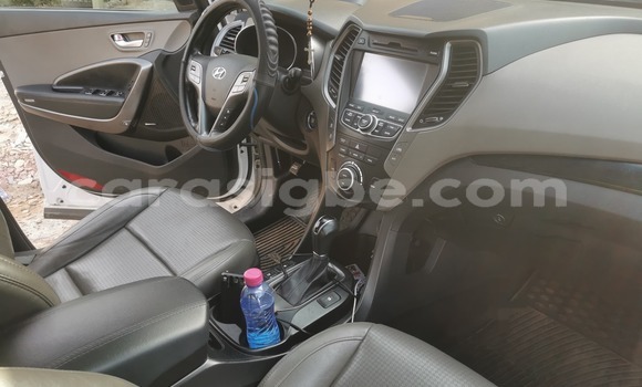 Buy Used Hyundai Santa Fe White Car in Lome in Maritime Buy Used Hyundai Santa Fe White Car in Lome in Maritime