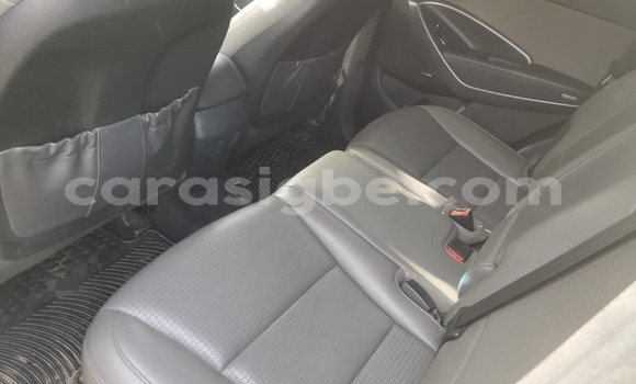 Buy Used Hyundai Santa Fe White Car in Lome in Maritime Buy Used Hyundai Santa Fe White Car in Lome in Maritime