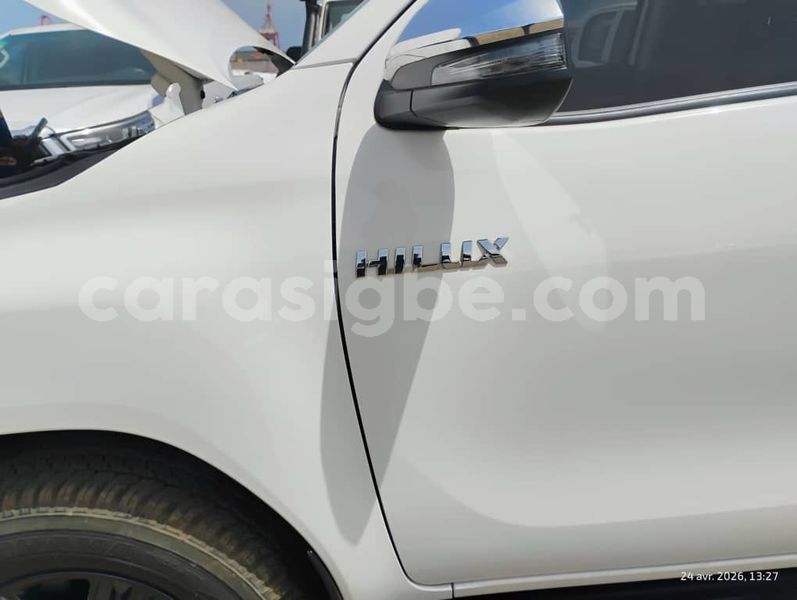 Big with watermark toyota hilux togo lome 11164