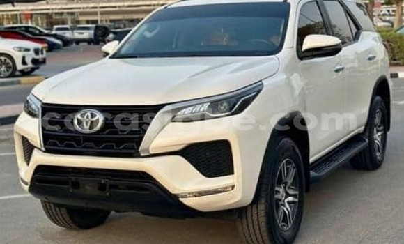 Acheter Occasion Voiture Toyota Fortuner Blanc à Lomé, Togo Acheter Occasion Voiture Toyota Fortuner Blanc à Lomé, Togo