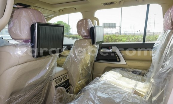 Acheter Occasion Voiture Toyota Land Cruiser Blanc à Lomé, Togo Acheter Occasion Voiture Toyota Land Cruiser Blanc à Lomé, Togo